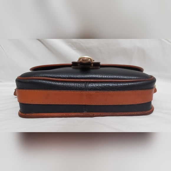 ***SOLD***Vintage Dooney & Bourke Equestrian Crossbody/Shoulder Bag - Picture 6 of 13